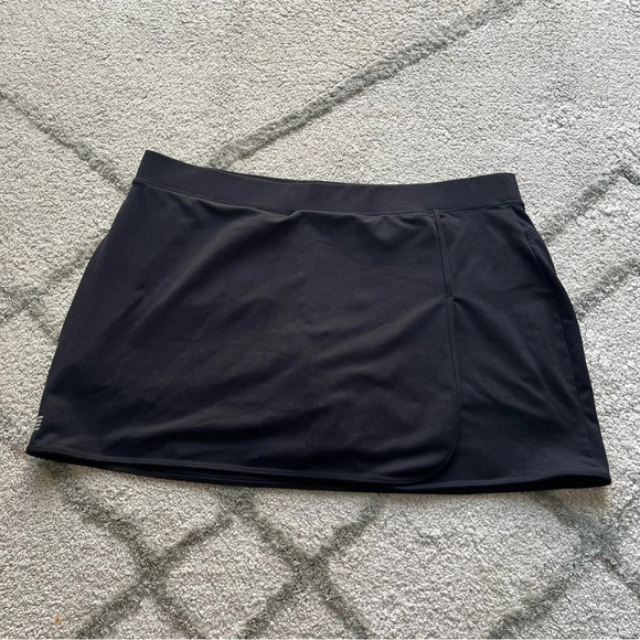 Lands End black skort pull on athletic high rise skirt with built in shorts XL - Picture 1 of 7